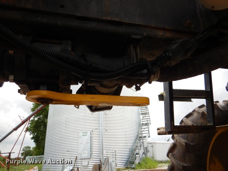 image for item DL8831 Willmar  sprayer