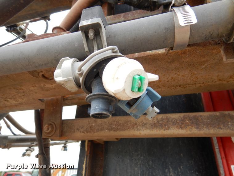 image for item DL8831 Willmar  sprayer