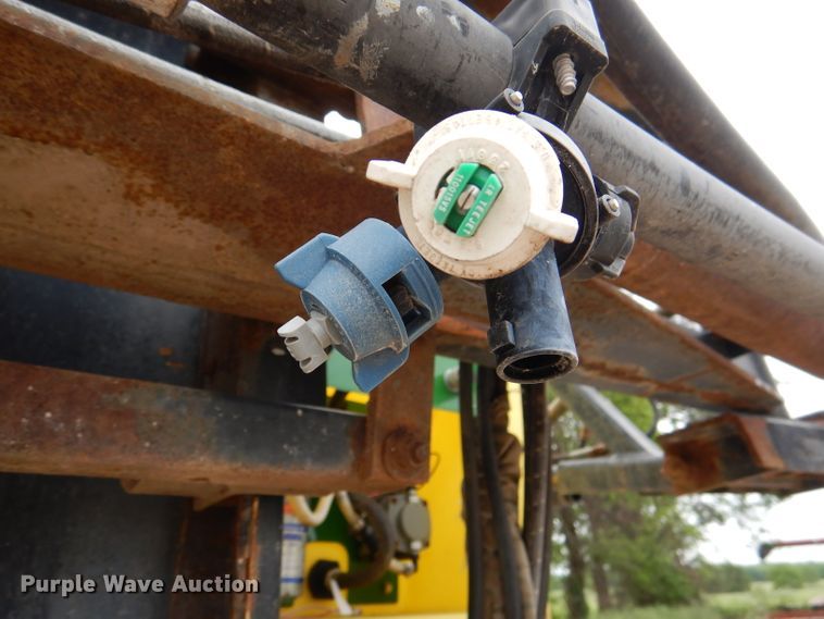 image for item DL8831 Willmar  sprayer