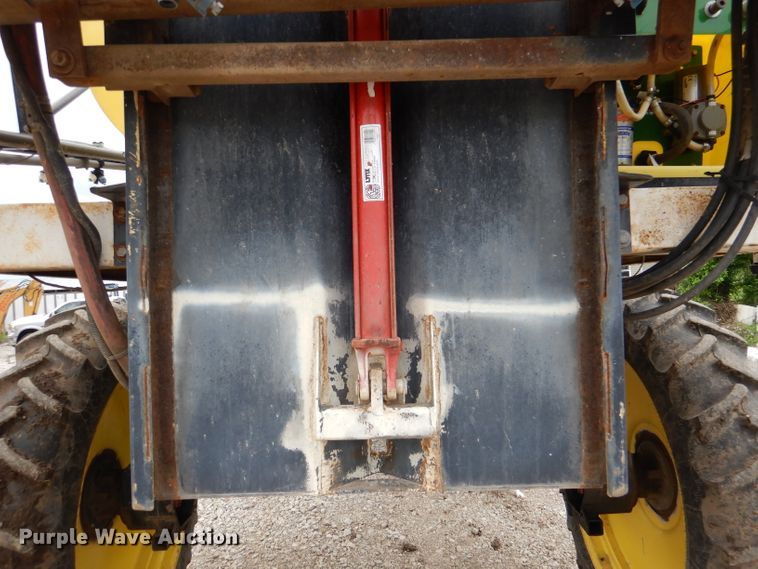 image for item DL8831 Willmar  sprayer