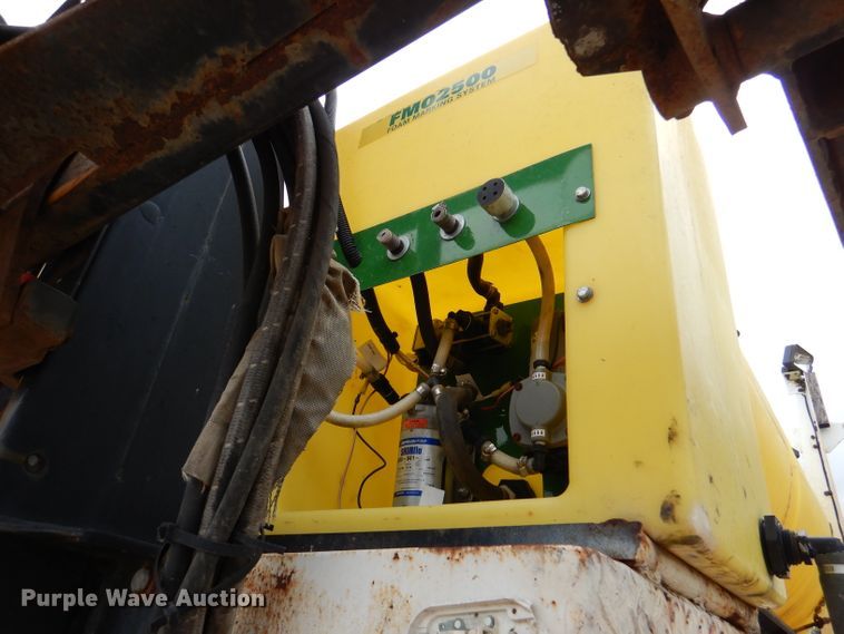 image for item DL8831 Willmar  sprayer