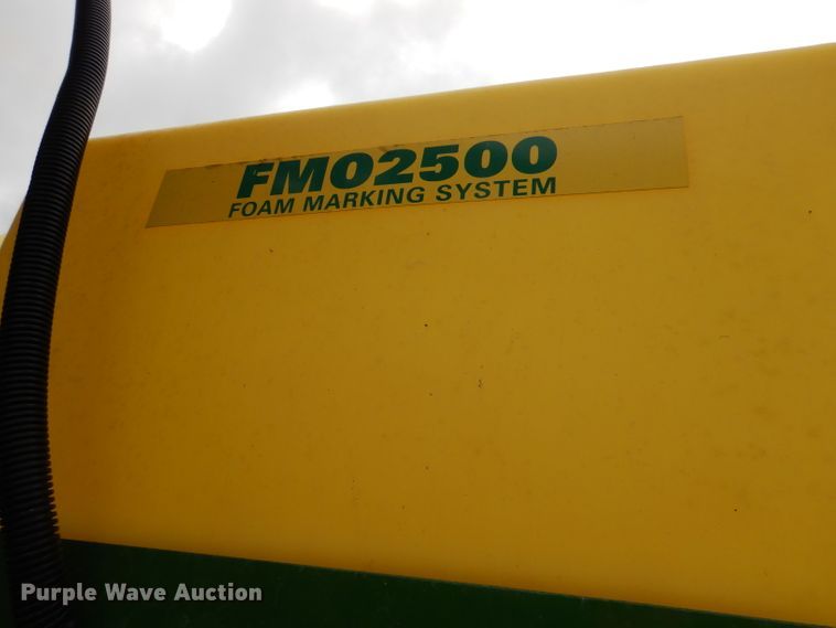 image for item DL8831 Willmar  sprayer