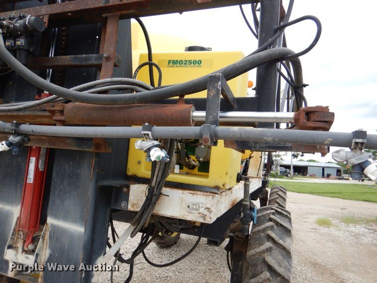 image for item DL8831 Willmar  sprayer