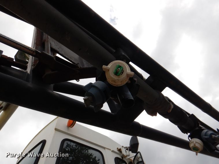 image for item DL8831 Willmar  sprayer