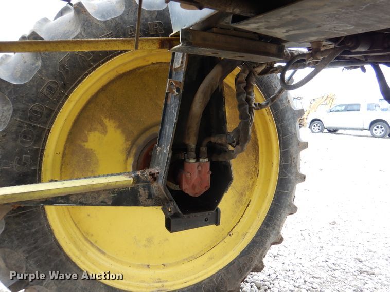 image for item DL8831 Willmar  sprayer