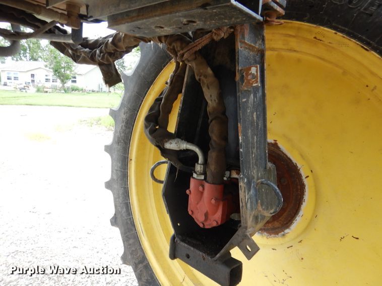 image for item DL8831 Willmar  sprayer