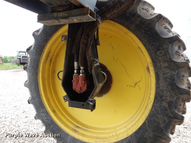 image for item DL8831 Willmar  sprayer