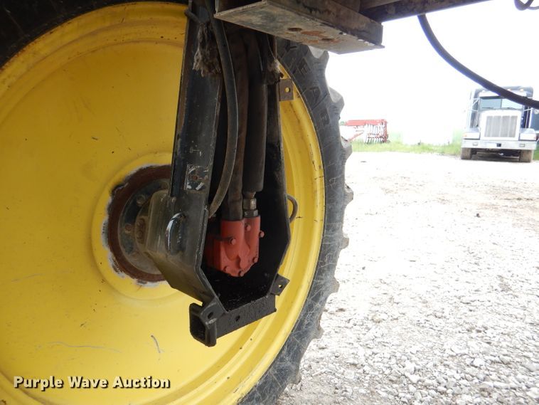 image for item DL8831 Willmar  sprayer