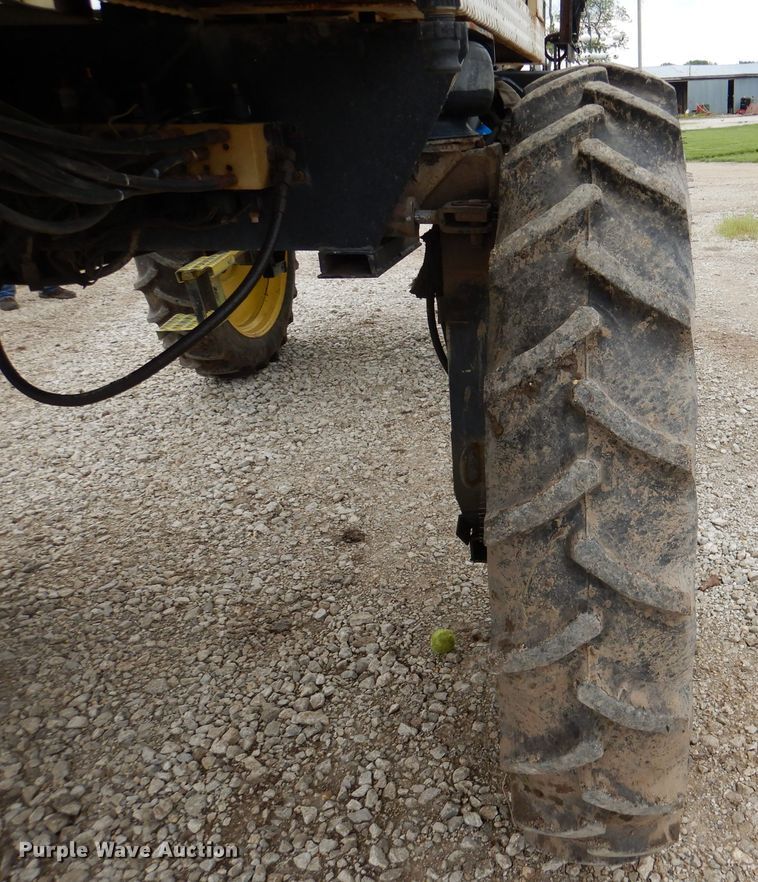 image for item DL8831 Willmar  sprayer