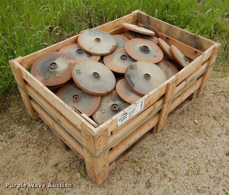 Approximately 72 cast iron closing wheels in Bucyrus, KS Item DL8854 sold Purple Wave