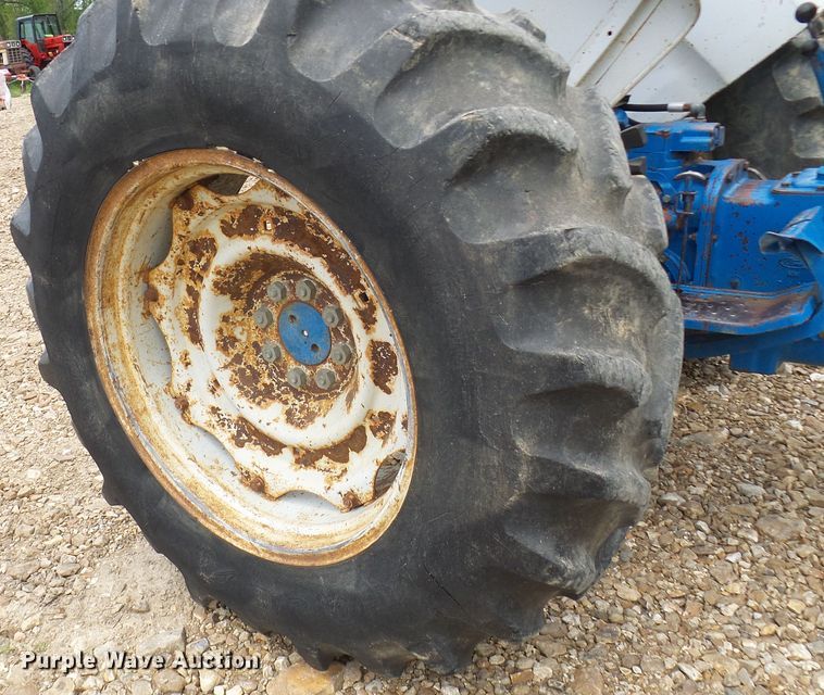 image for item DN6761 Ford 4600  tractor