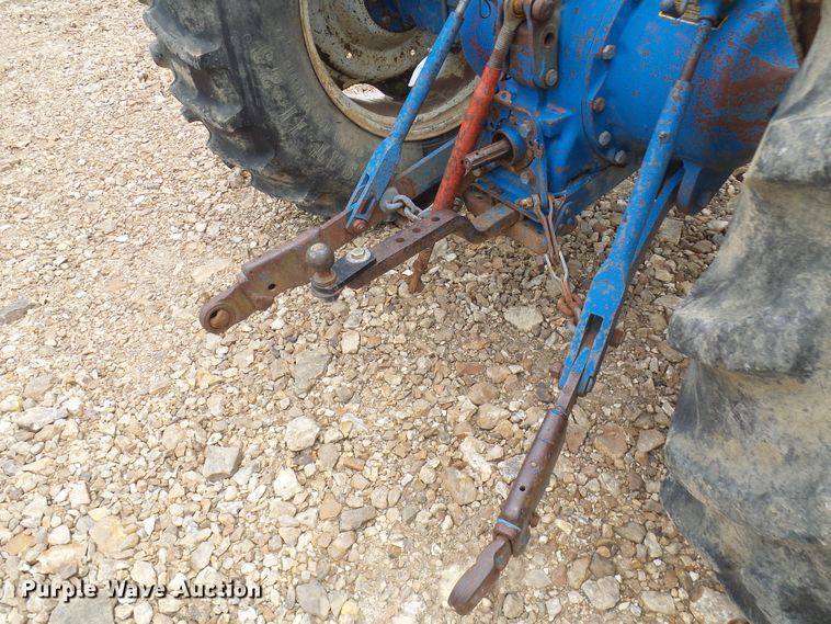 image for item DN6761 Ford 4600  tractor
