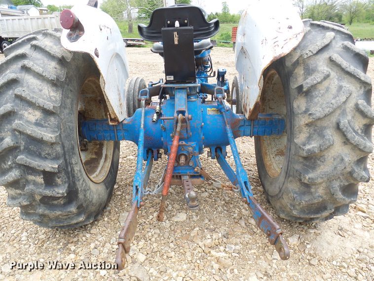 image for item DN6761 Ford 4600  tractor