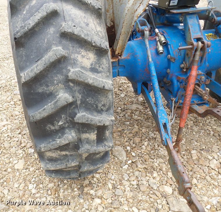 image for item DN6761 Ford 4600  tractor