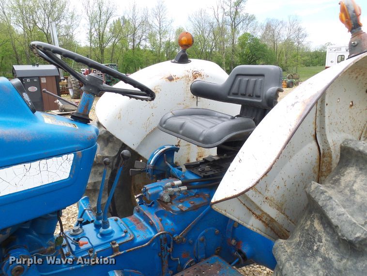 image for item DN6761 Ford 4600  tractor