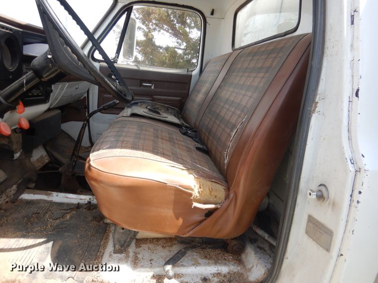 image for item FI9075 1975 GMC 6000  grain truck