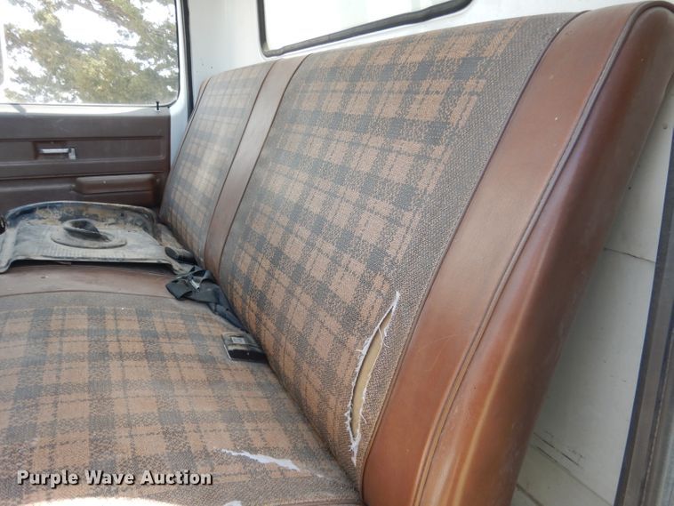 image for item FI9075 1975 GMC 6000  grain truck