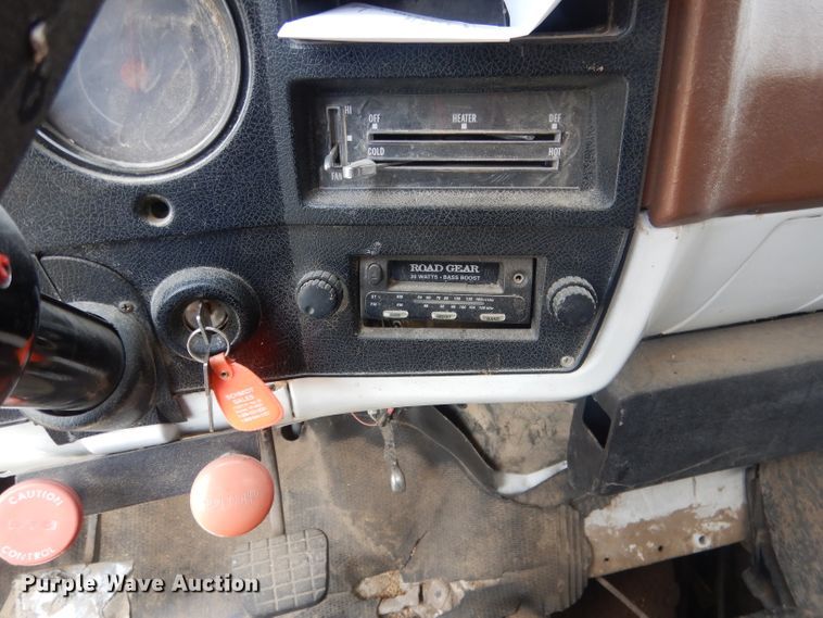 image for item FI9075 1975 GMC 6000  grain truck