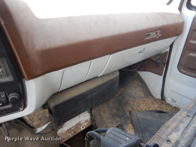 image for item FI9075 1975 GMC 6000  grain truck