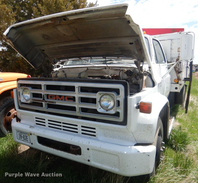 image for item FI9075 1975 GMC 6000  grain truck