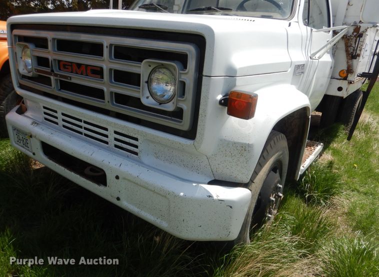 image for item FI9075 1975 GMC 6000  grain truck