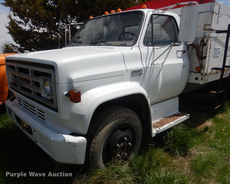 image for item FI9075 1975 GMC 6000  grain truck