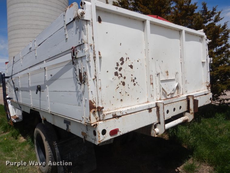 image for item FI9075 1975 GMC 6000  grain truck