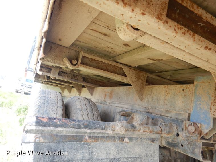 image for item FI9075 1975 GMC 6000  grain truck