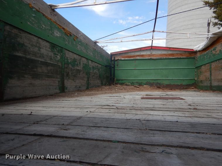 image for item FI9075 1975 GMC 6000  grain truck