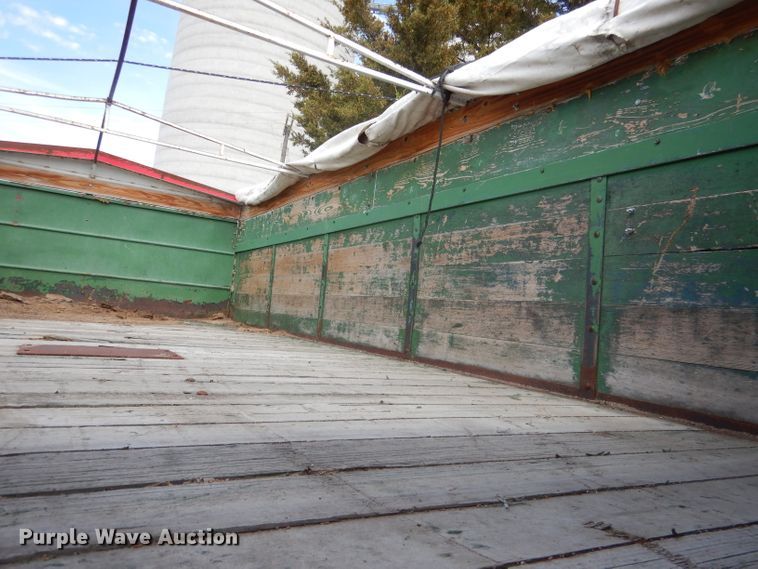 image for item FI9075 1975 GMC 6000  grain truck