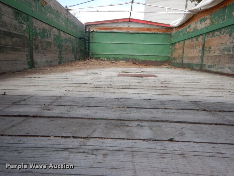 image for item FI9075 1975 GMC 6000  grain truck