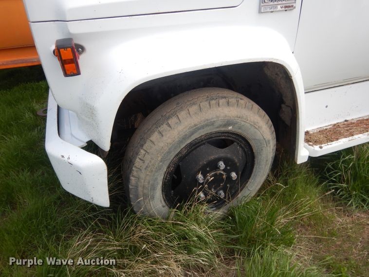 image for item FI9075 1975 GMC 6000  grain truck