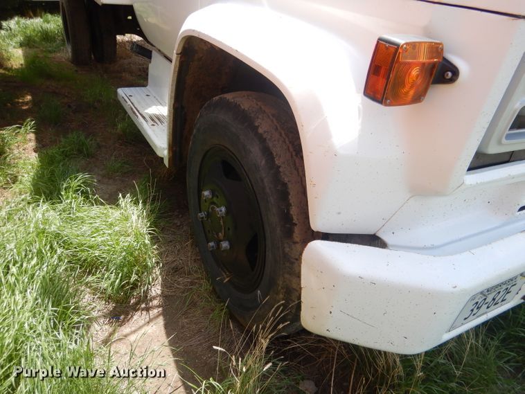 image for item FI9075 1975 GMC 6000  grain truck