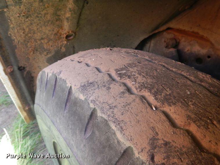 image for item FI9075 1975 GMC 6000  grain truck