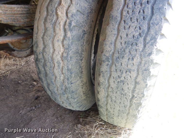 image for item FI9075 1975 GMC 6000  grain truck