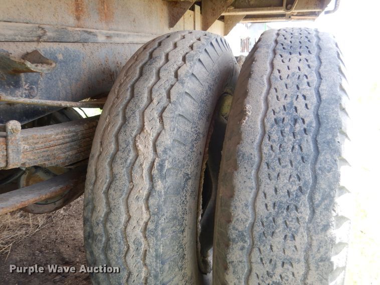 image for item FI9075 1975 GMC 6000  grain truck