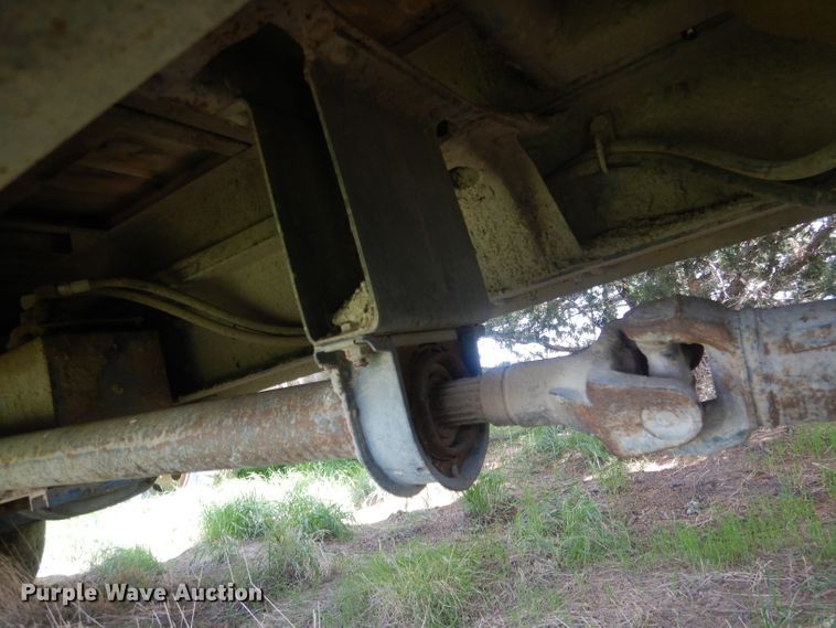 image for item FI9075 1975 GMC 6000  grain truck