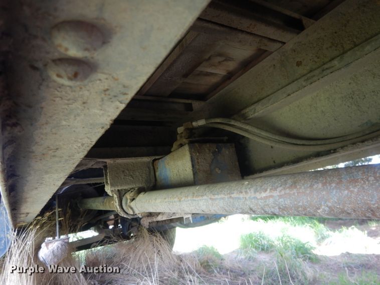 image for item FI9075 1975 GMC 6000  grain truck