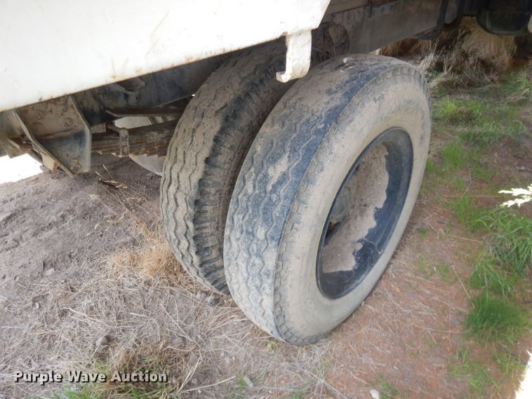 image for item FI9075 1975 GMC 6000  grain truck