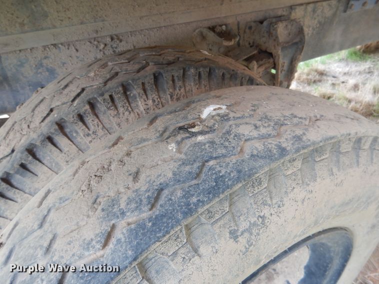 image for item FI9075 1975 GMC 6000  grain truck