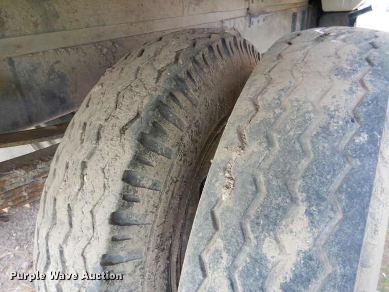 image for item FI9075 1975 GMC 6000  grain truck