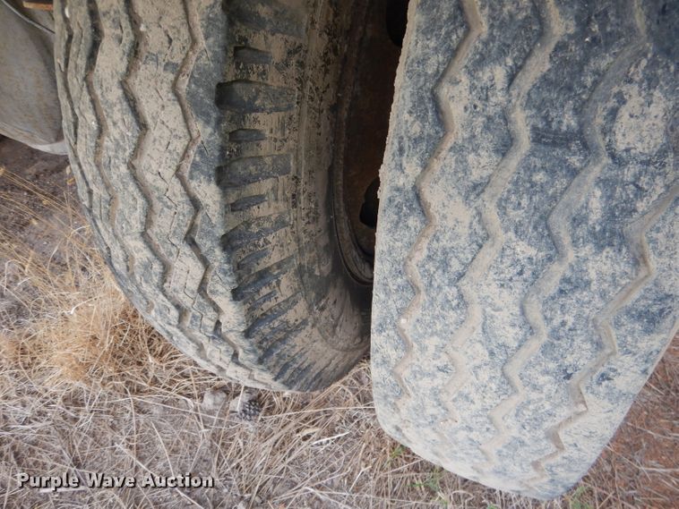 image for item FI9075 1975 GMC 6000  grain truck