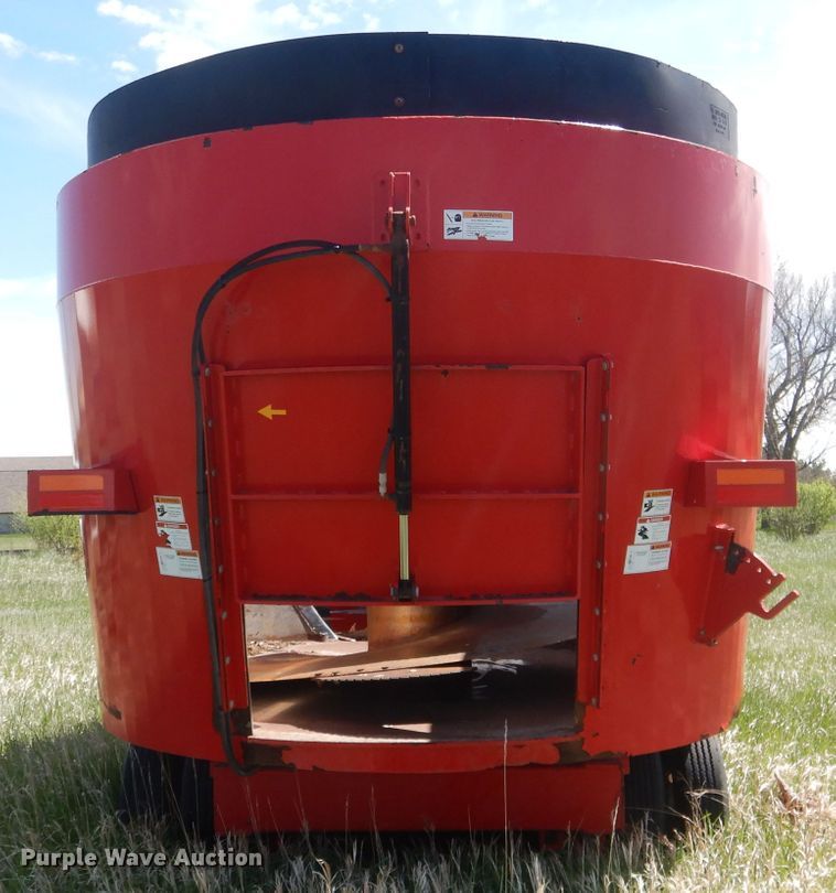 image for item FI9080 2013 NDE 2806  vertical feed mixer