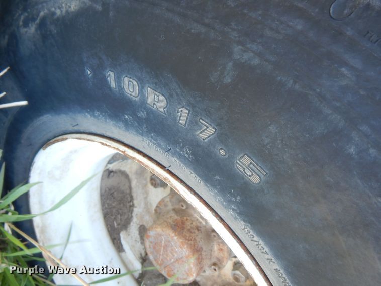 image for item FI9080 2013 NDE 2806  vertical feed mixer