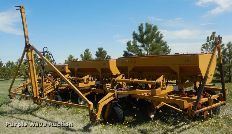 image for item FI9081 HayBuster 107  twin row grain drill
