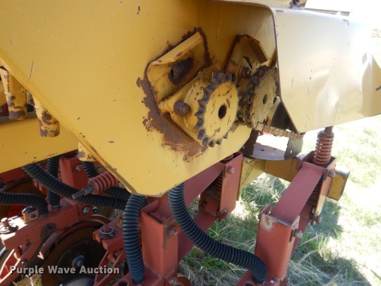 image for item FI9081 HayBuster 107  twin row grain drill
