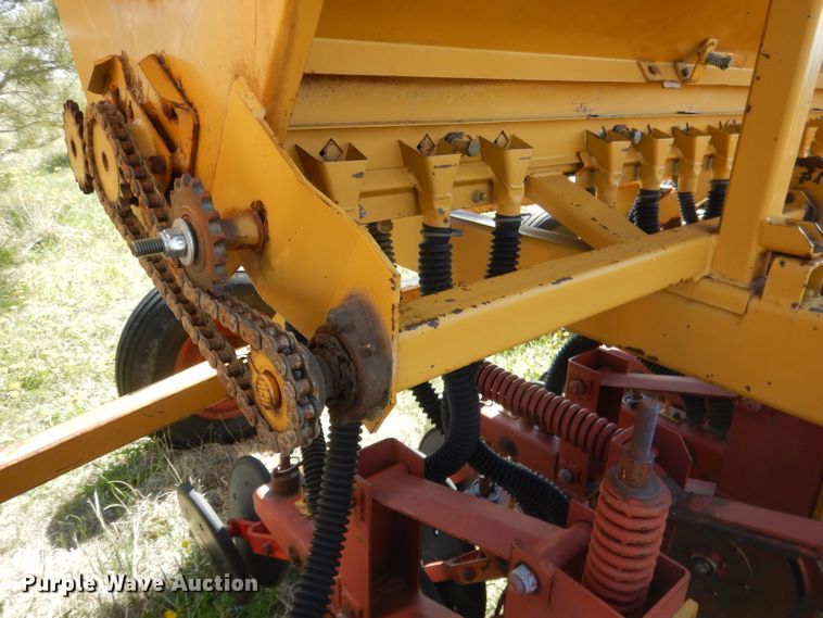 image for item FI9081 HayBuster 107  twin row grain drill