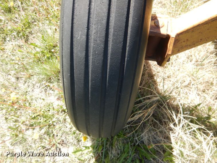 image for item FI9081 HayBuster 107  twin row grain drill