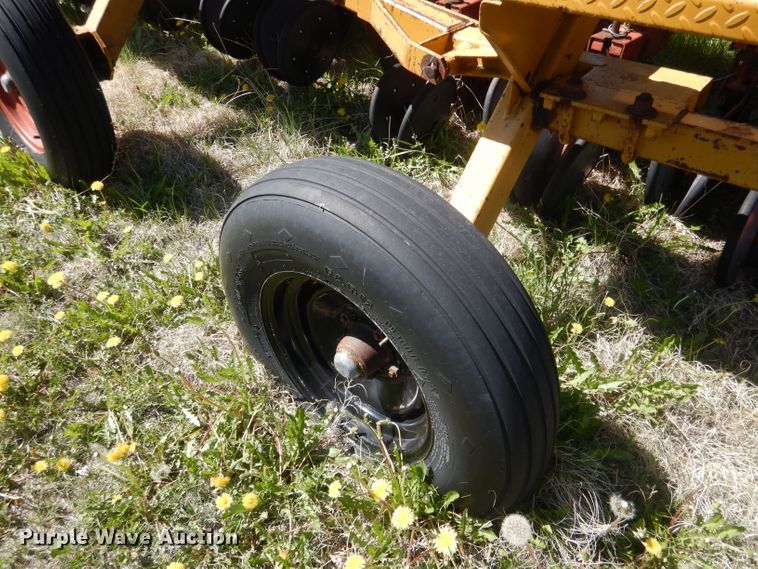 image for item FI9081 HayBuster 107  twin row grain drill