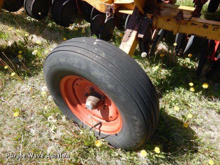 image for item FI9081 HayBuster 107  twin row grain drill